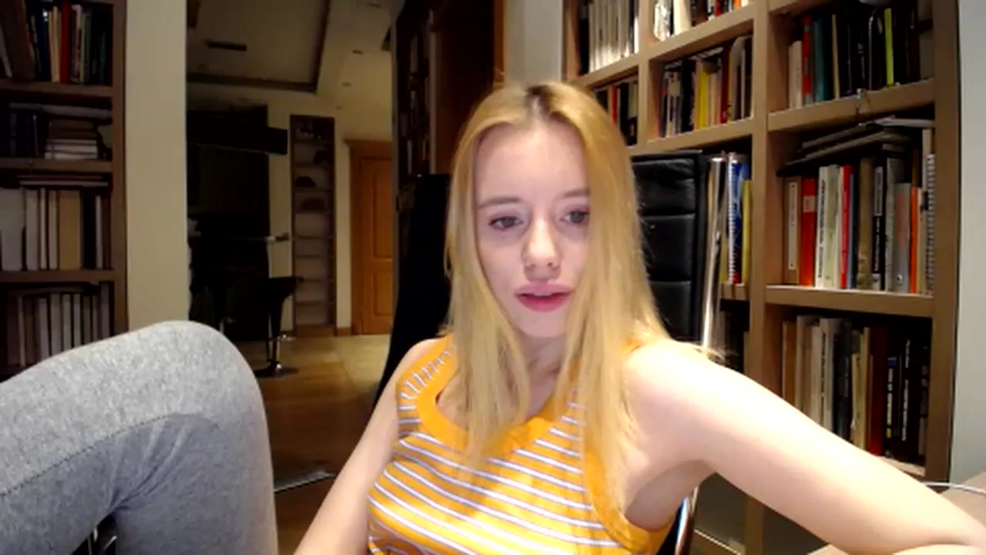 Gallery image thumbnail from Alena29's myfreecams stream on, 12/09/2022, 01:26 image 4 of 20