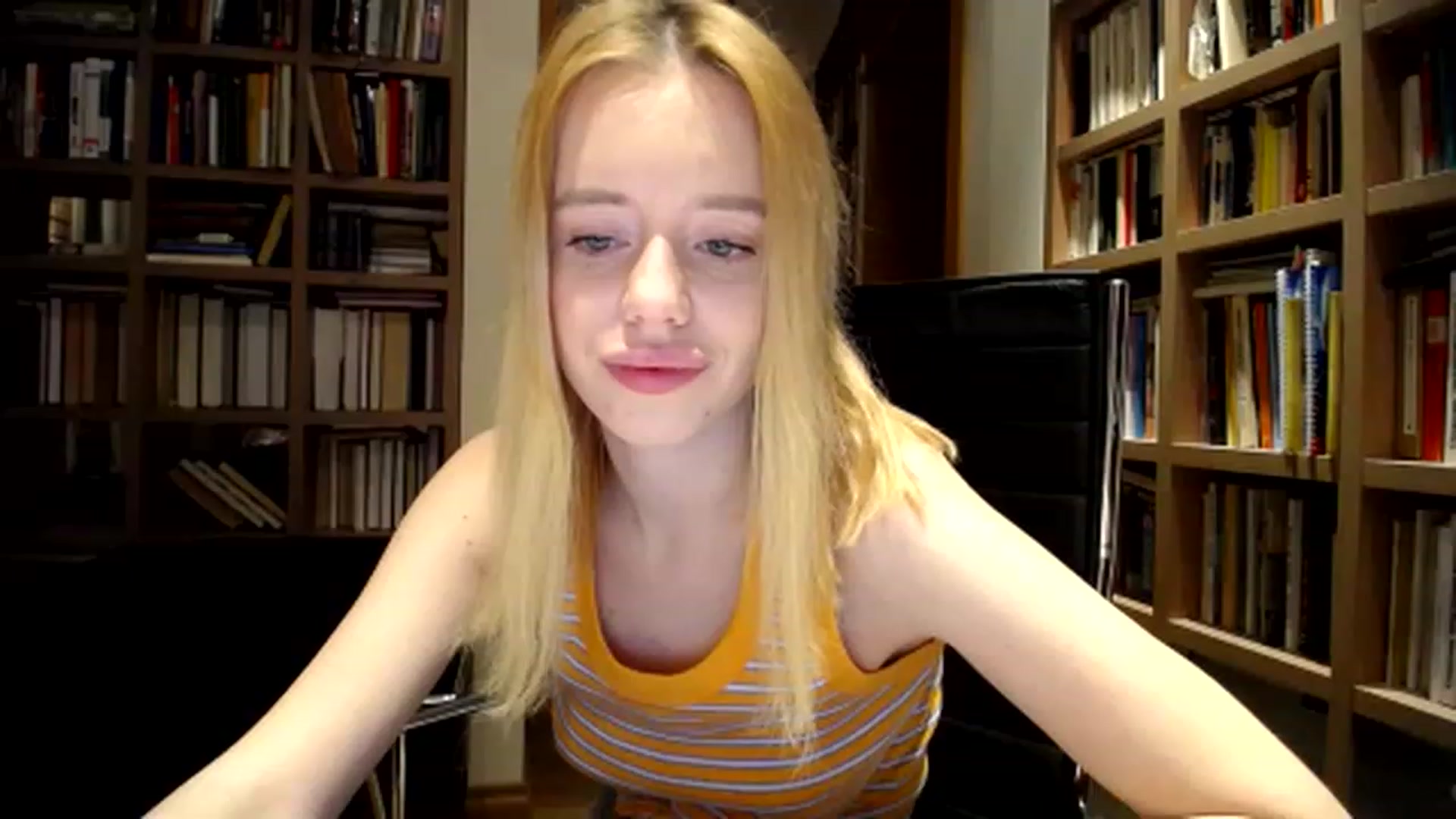 Gallery image thumbnail from Alena29's myfreecams stream on, 12/09/2022, 01:26 image 19 of 20