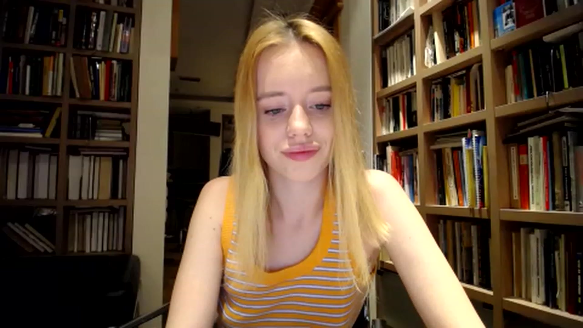 Gallery image thumbnail from Alena29's myfreecams stream on, 12/09/2022, 01:26 image 6 of 20