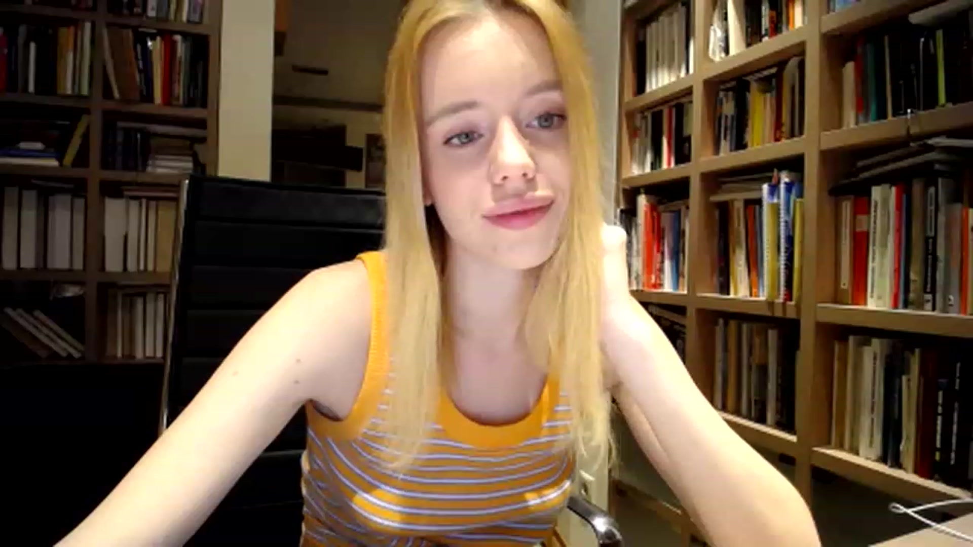 Gallery image thumbnail from Alena29's myfreecams stream on, 12/09/2022, 01:26 image 14 of 20