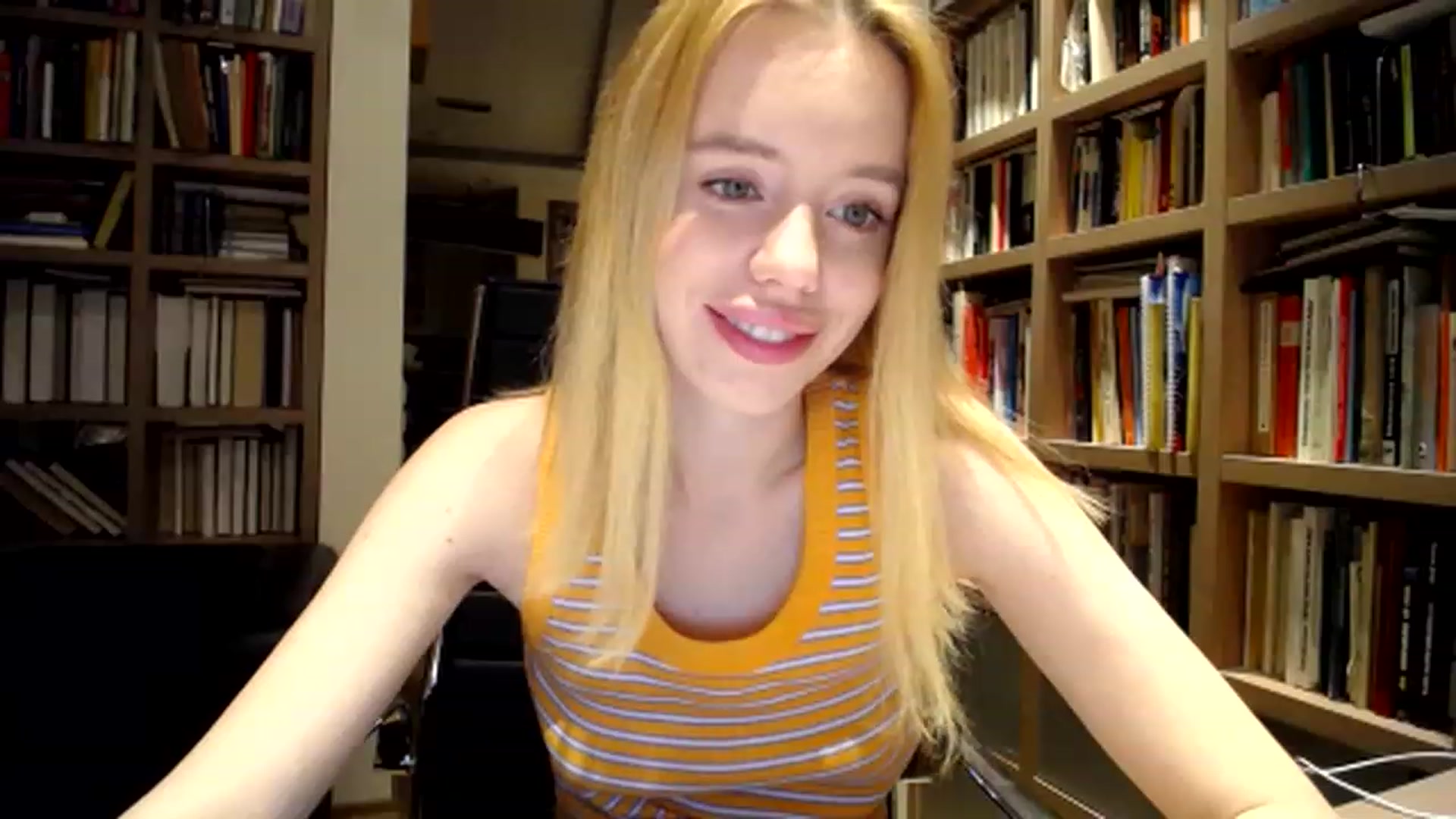 Gallery image thumbnail from Alena29's myfreecams stream on, 12/09/2022, 01:26 image 11 of 20