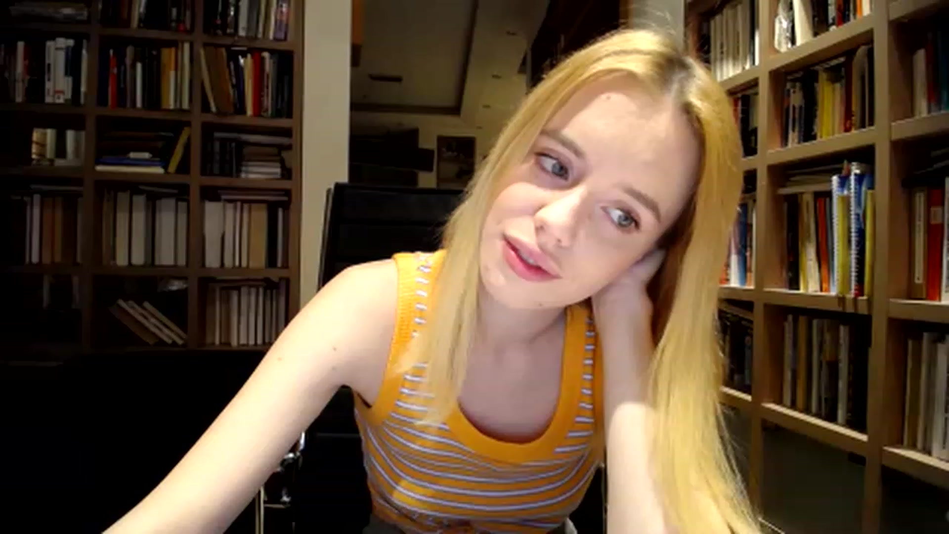 Gallery image thumbnail from Alena29's myfreecams stream on, 12/09/2022, 01:26 image 18 of 20
