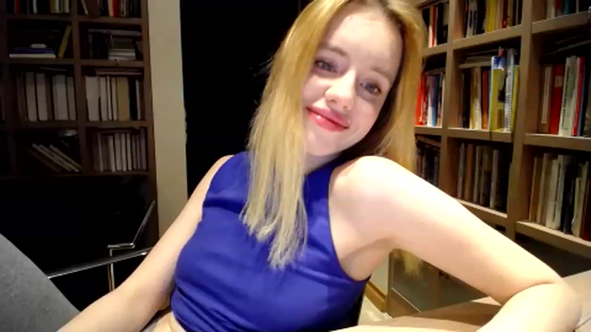 Gallery image thumbnail from Alena29's myfreecams stream on, 12/12/2022, 01:29 image 1 of 20