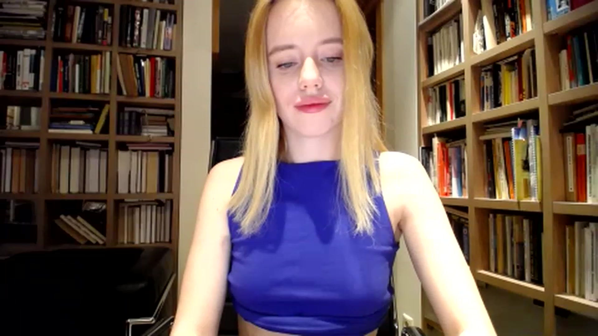 Gallery image thumbnail from Alena29's myfreecams stream on, 12/12/2022, 01:29 image 16 of 20