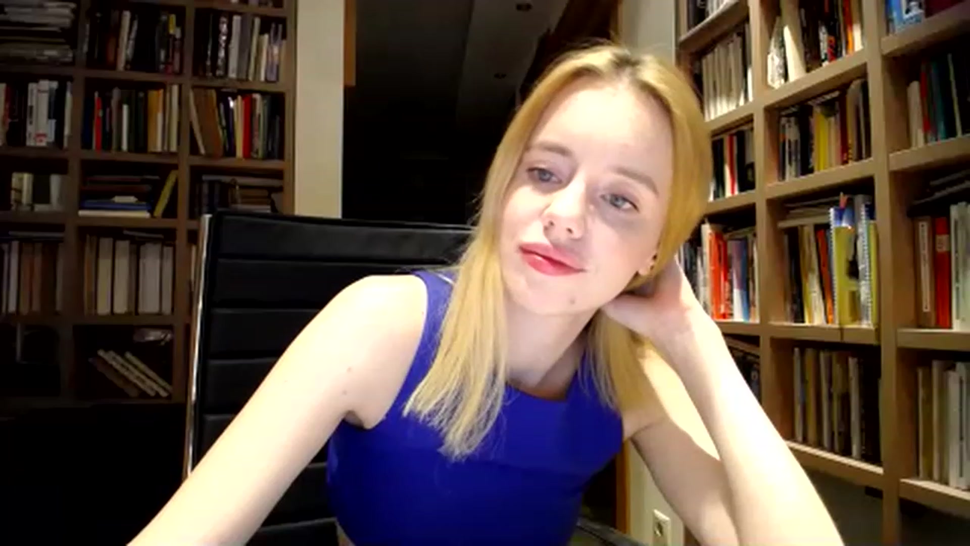 Gallery image thumbnail from Alena29's myfreecams stream on, 12/12/2022, 01:29 image 18 of 20