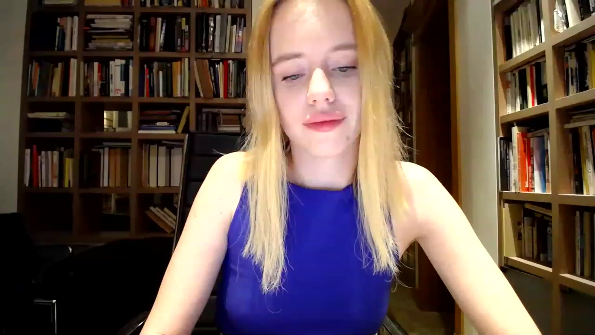 Gallery image thumbnail from Alena29's myfreecams stream on, 12/12/2022, 02:04 image 18 of 20