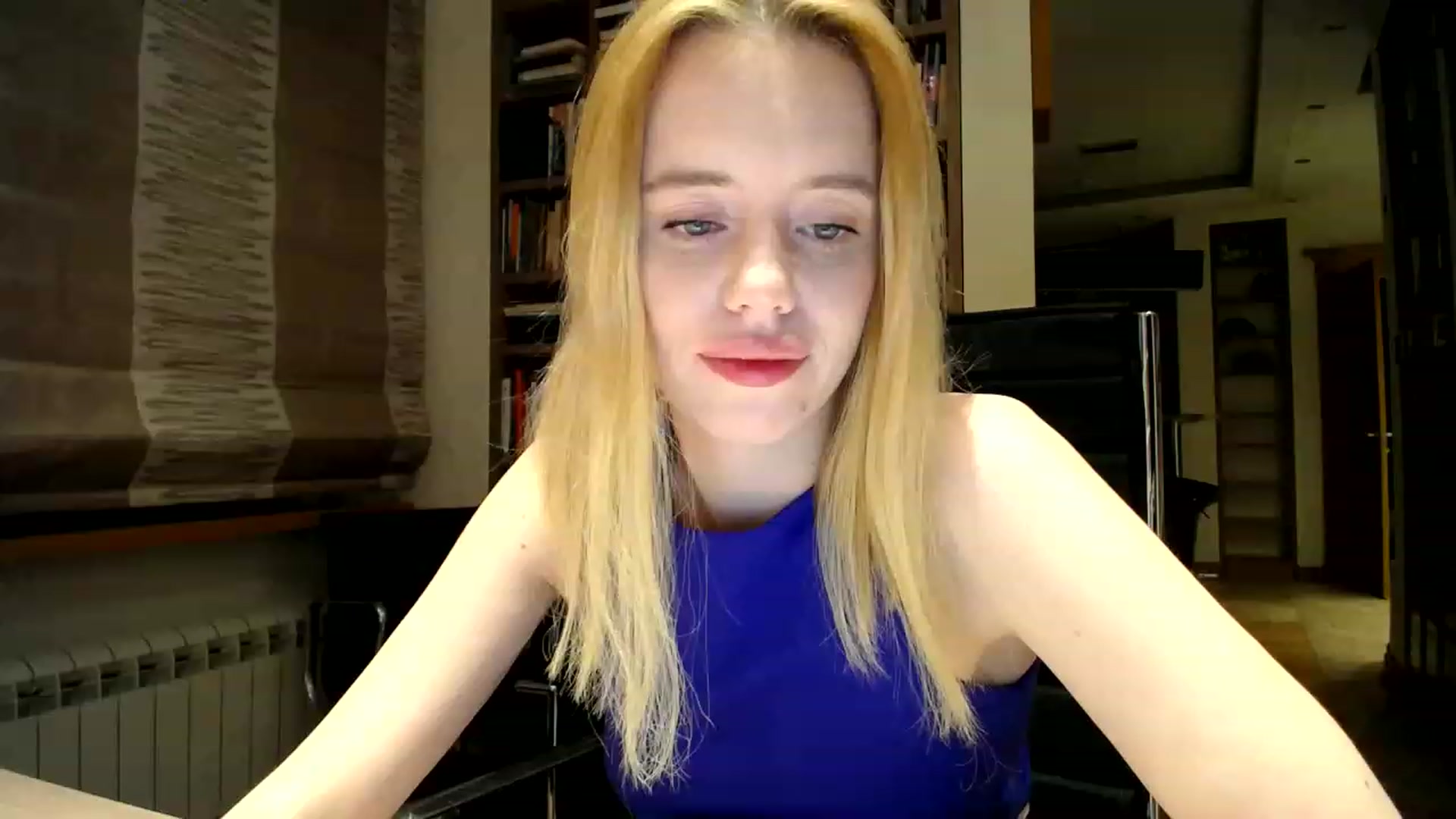 Gallery image thumbnail from Alena29's myfreecams stream on, 12/12/2022, 02:04 image 15 of 20
