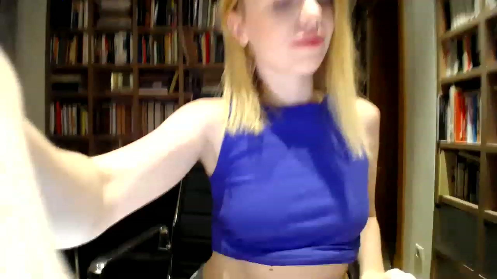 Gallery image thumbnail from Alena29's myfreecams stream on, 12/12/2022, 02:04 image 19 of 20