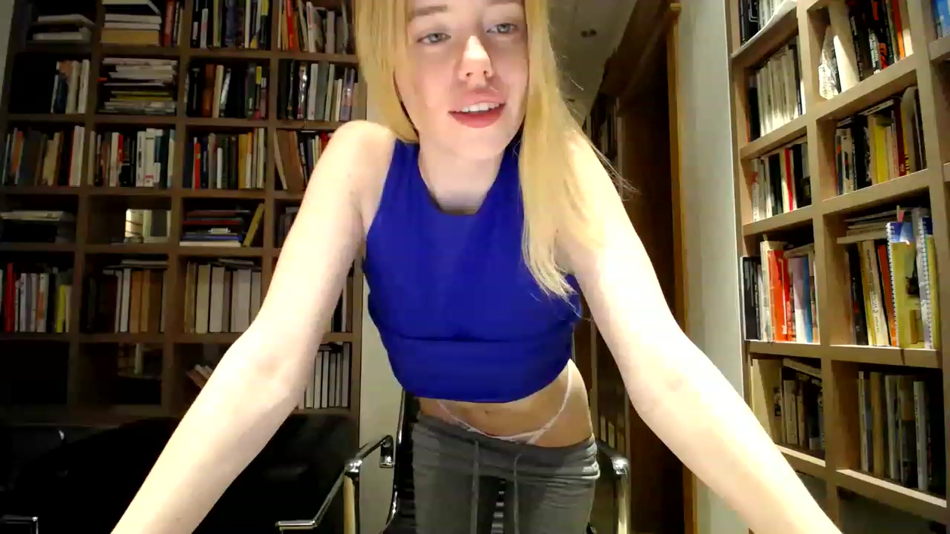 Gallery image thumbnail from Alena29's myfreecams stream on, 12/12/2022, 16:03 image 8 of 20