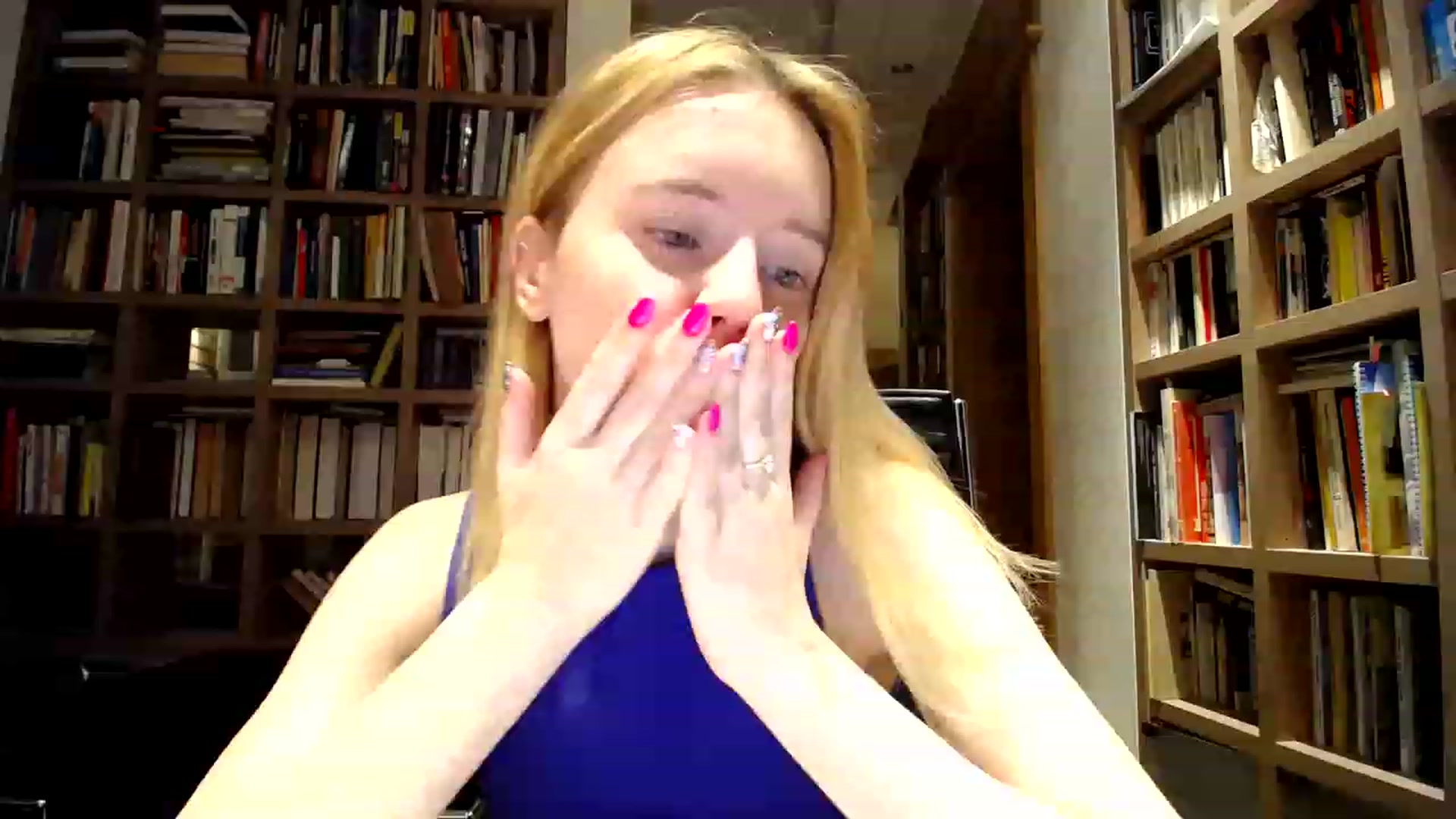 Gallery image thumbnail from Alena29's myfreecams stream on, 12/12/2022, 16:03 image 10 of 20