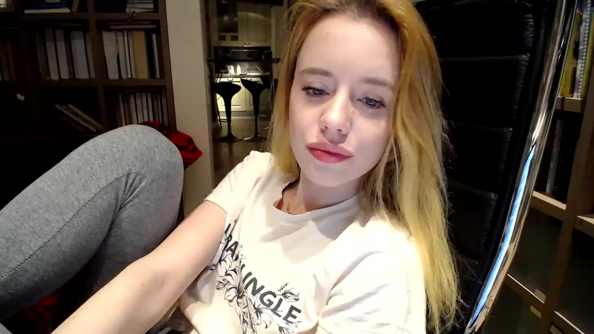 Gallery image thumbnail from Alena29's myfreecams stream on, 02/02/2023, 16:30 image 14 of 20