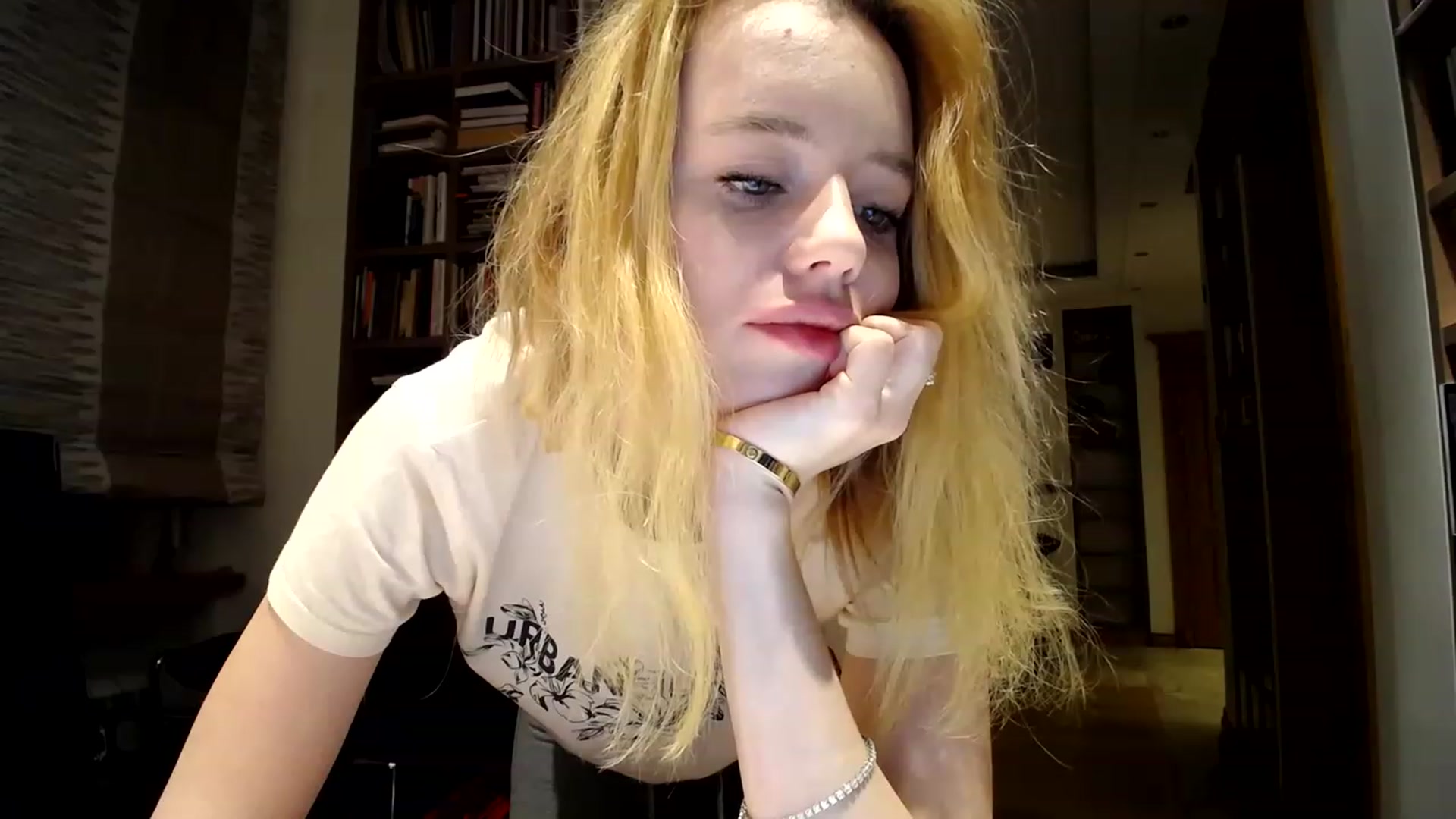 Gallery image thumbnail from Alena29's myfreecams stream on, 02/02/2023, 16:30 image 8 of 20