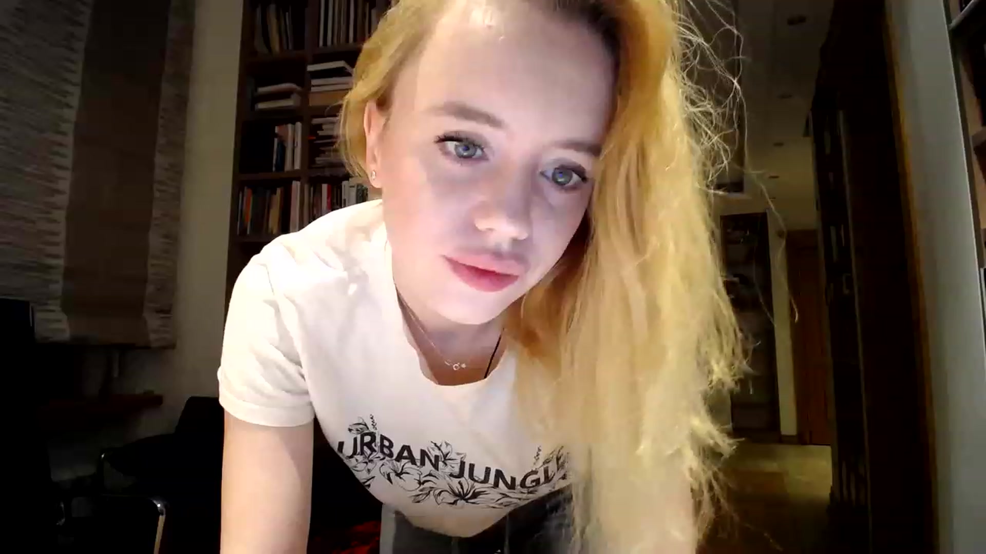 Gallery image thumbnail from Alena29's myfreecams stream on, 02/02/2023, 16:30 image 3 of 20