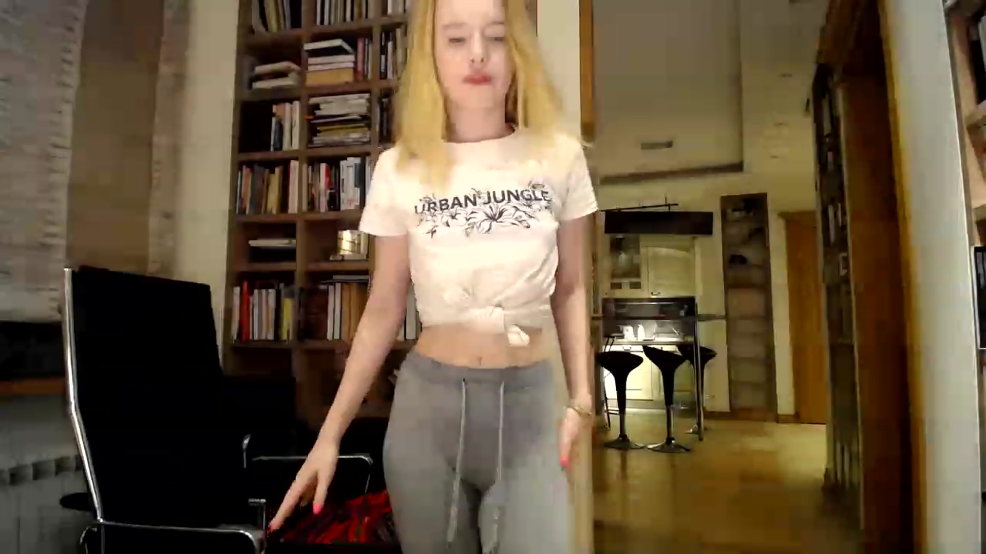 Gallery image thumbnail from Alena29's myfreecams stream on, 02/02/2023, 16:30 image 11 of 20