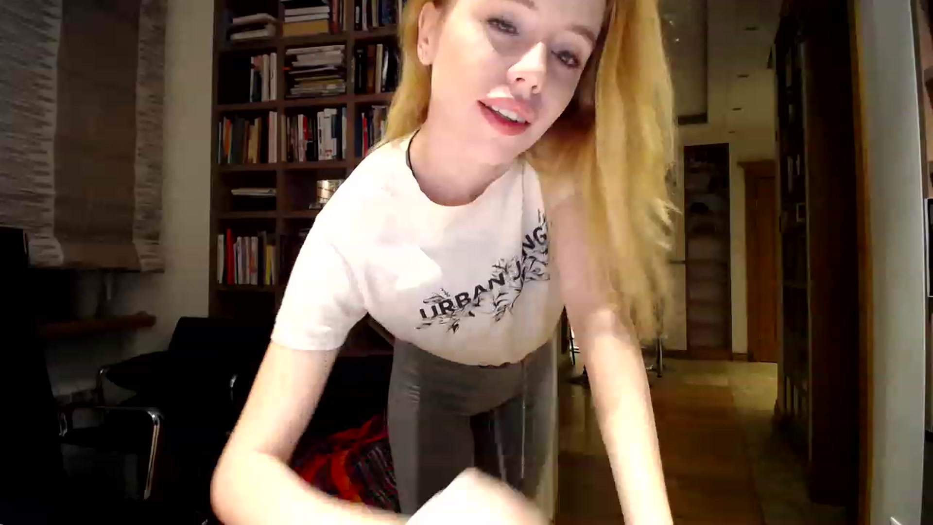 Gallery image thumbnail from Alena29's myfreecams stream on, 02/02/2023, 16:30 image 4 of 20
