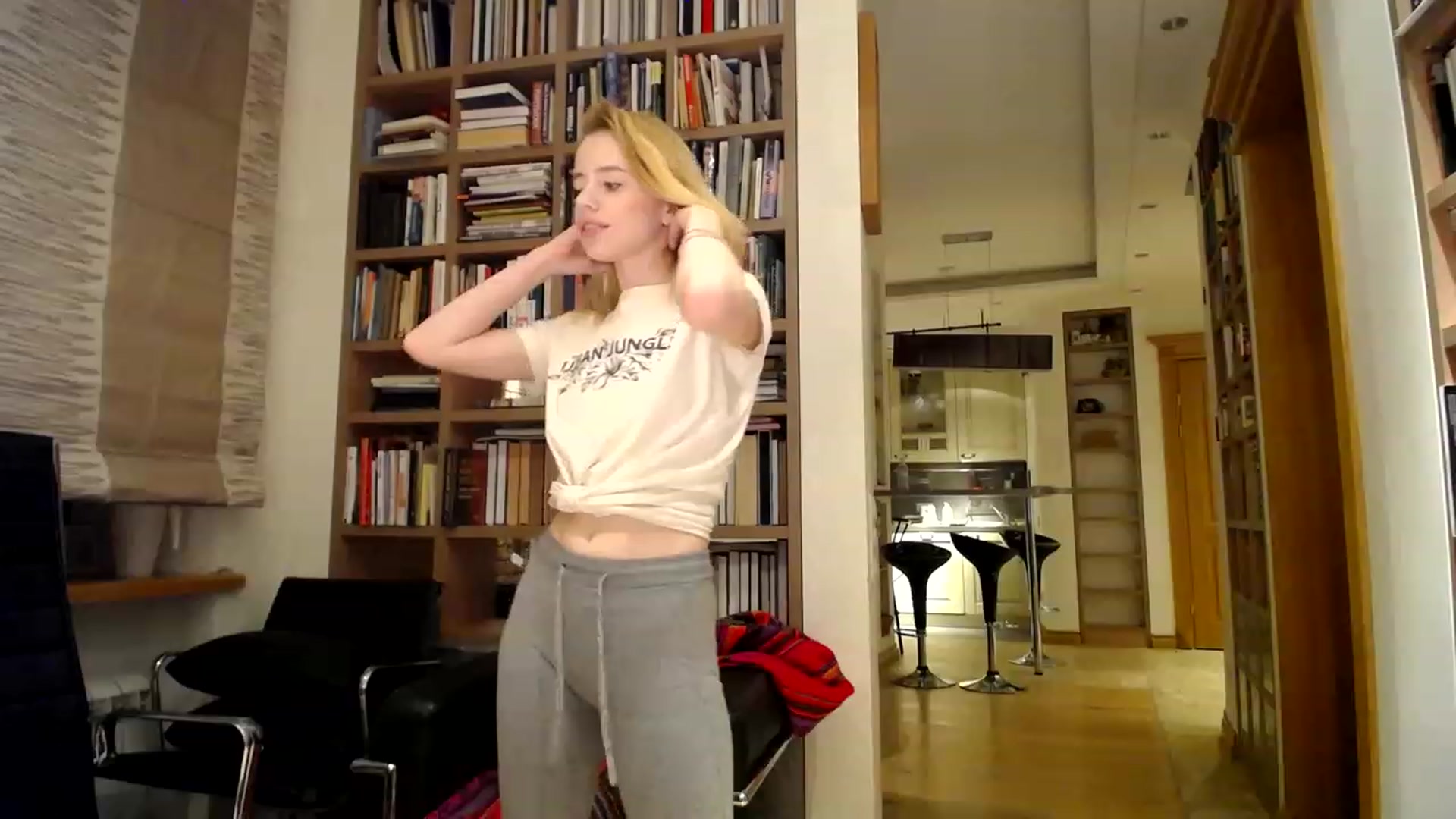 Gallery image thumbnail from Alena29's myfreecams stream on, 02/02/2023, 16:30 image 9 of 20
