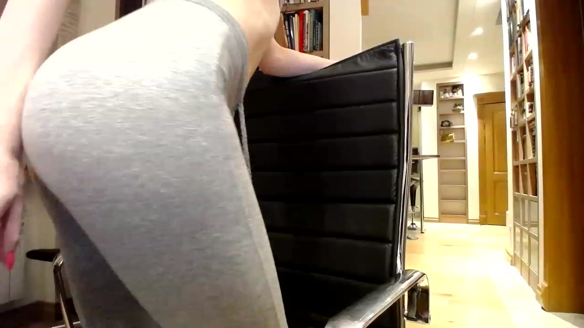 Gallery image thumbnail from Alena29's myfreecams stream on, 02/04/2023, 16:27 image 8 of 20