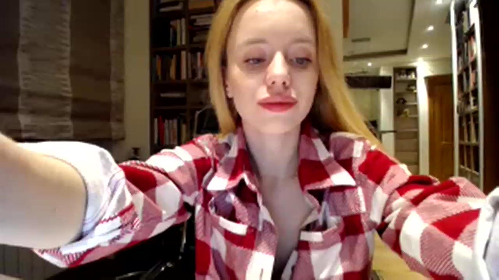 Gallery image thumbnail from Alena29's myfreecams stream on, 02/07/2023, 23:17 image 11 of 20