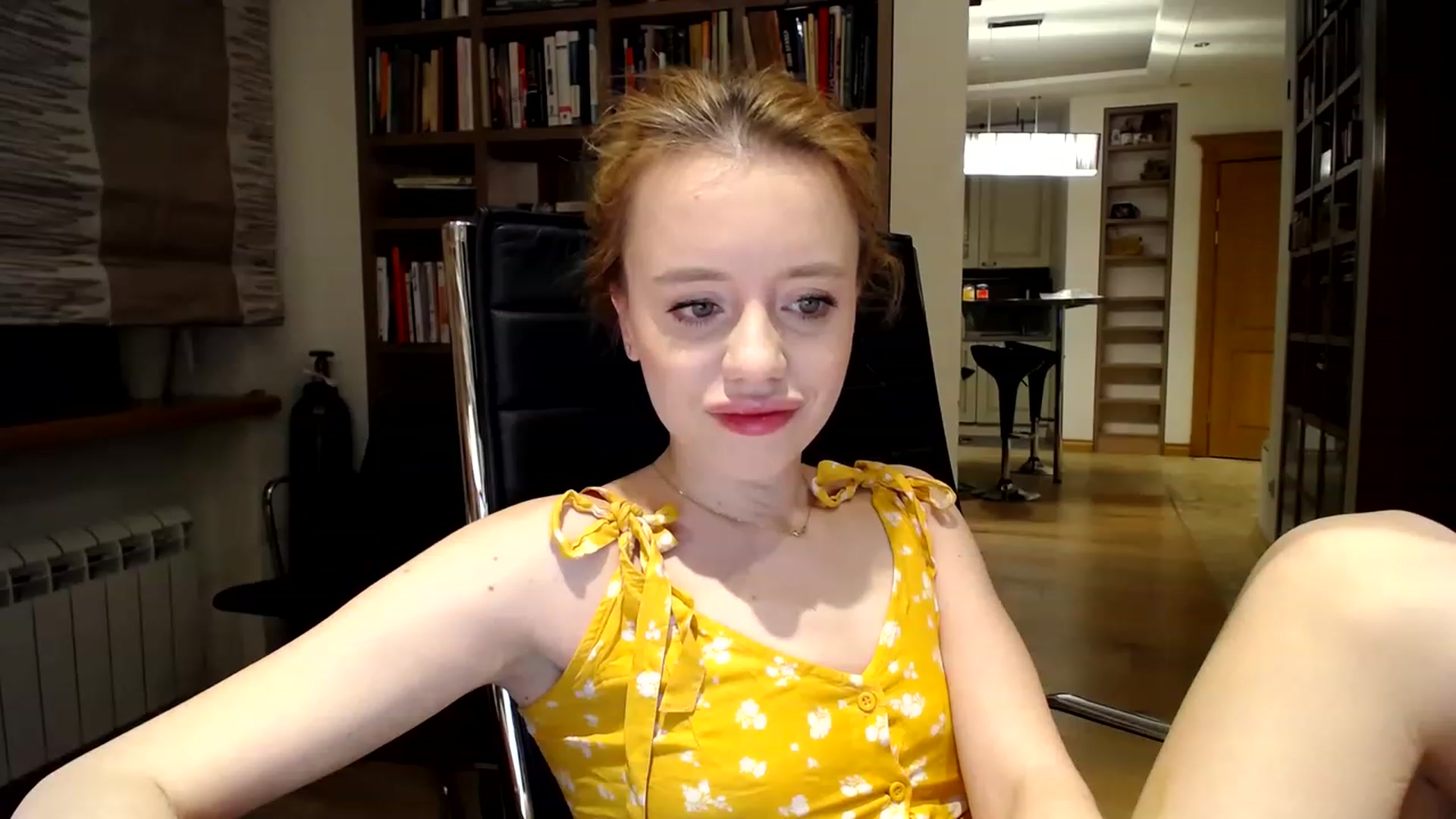 Gallery image thumbnail from Alena29's myfreecams stream on, 02/12/2023, 21:01 image 13 of 20