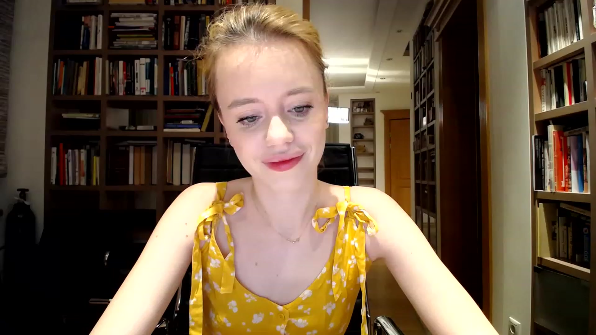 Gallery image thumbnail from Alena29's myfreecams stream on, 02/12/2023, 21:01 image 3 of 20