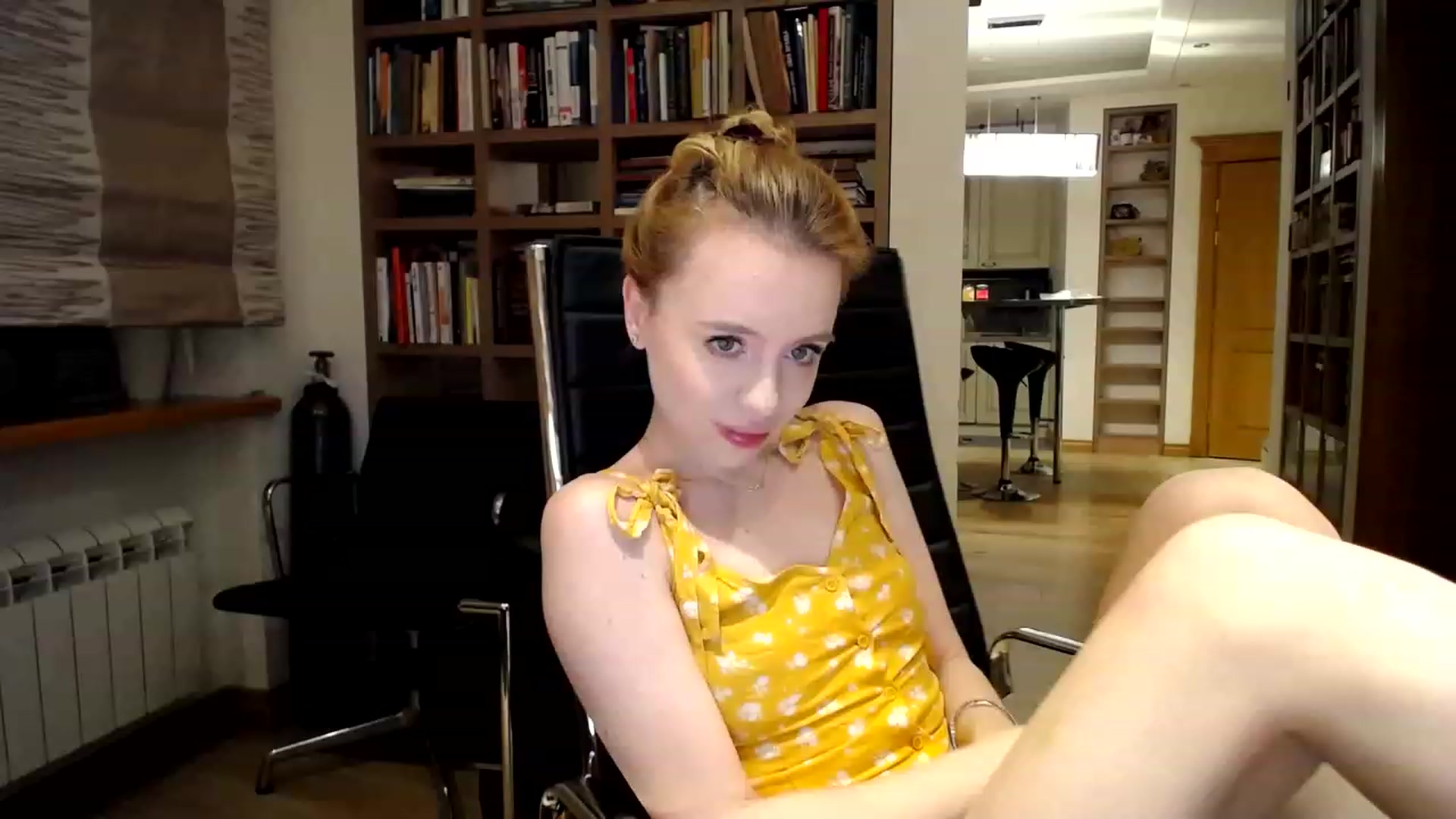 Gallery image thumbnail from Alena29's myfreecams stream on, 02/12/2023, 21:01 image 6 of 20