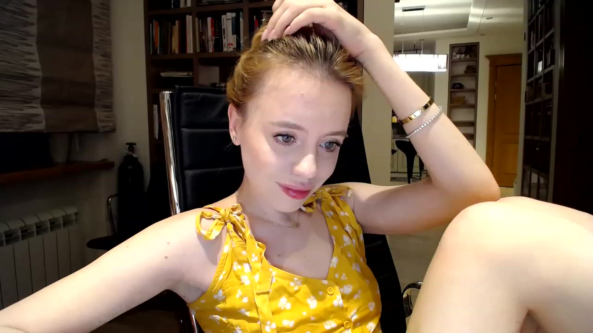 Gallery image thumbnail from Alena29's myfreecams stream on, 02/12/2023, 21:01 image 7 of 20