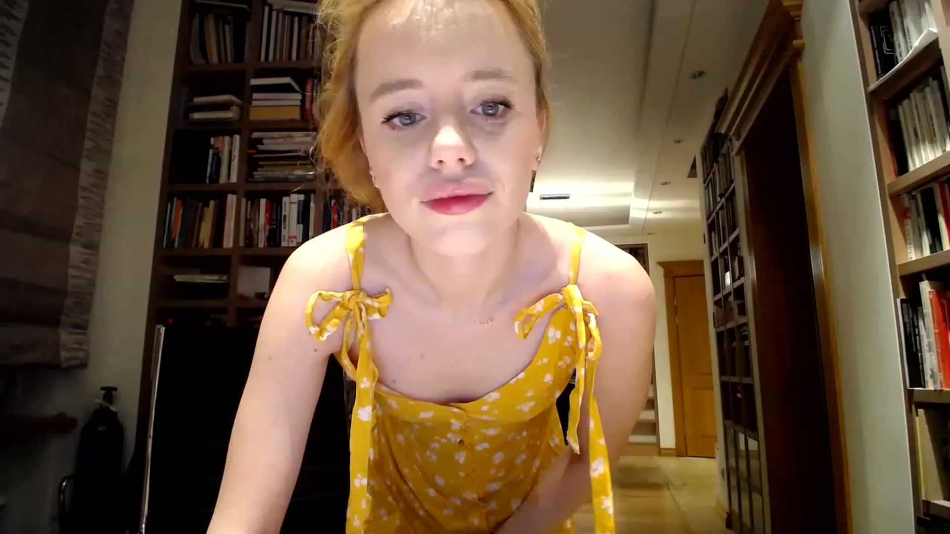 Gallery image thumbnail from Alena29's myfreecams stream on, 02/12/2023, 21:01 image 18 of 20