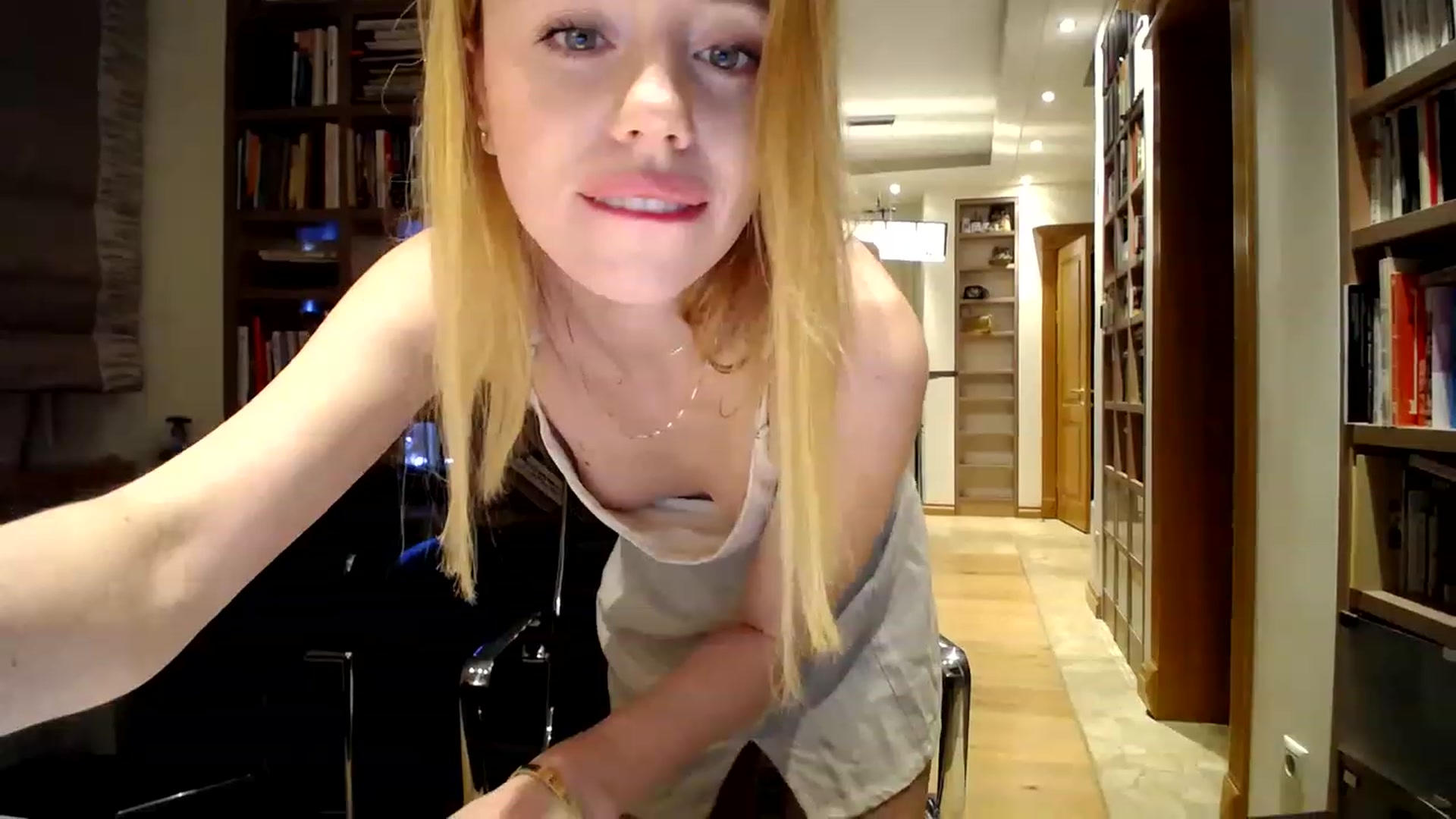 Gallery image thumbnail from Alena29's myfreecams stream on, 02/14/2023, 24:05 image 6 of 20