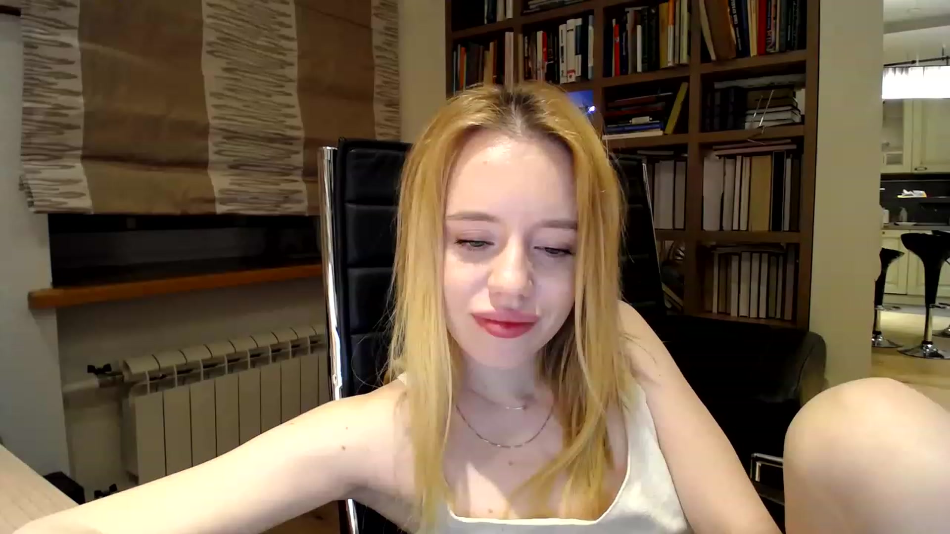 Gallery image thumbnail from Alena29's myfreecams stream on, 02/14/2023, 24:05 image 11 of 20