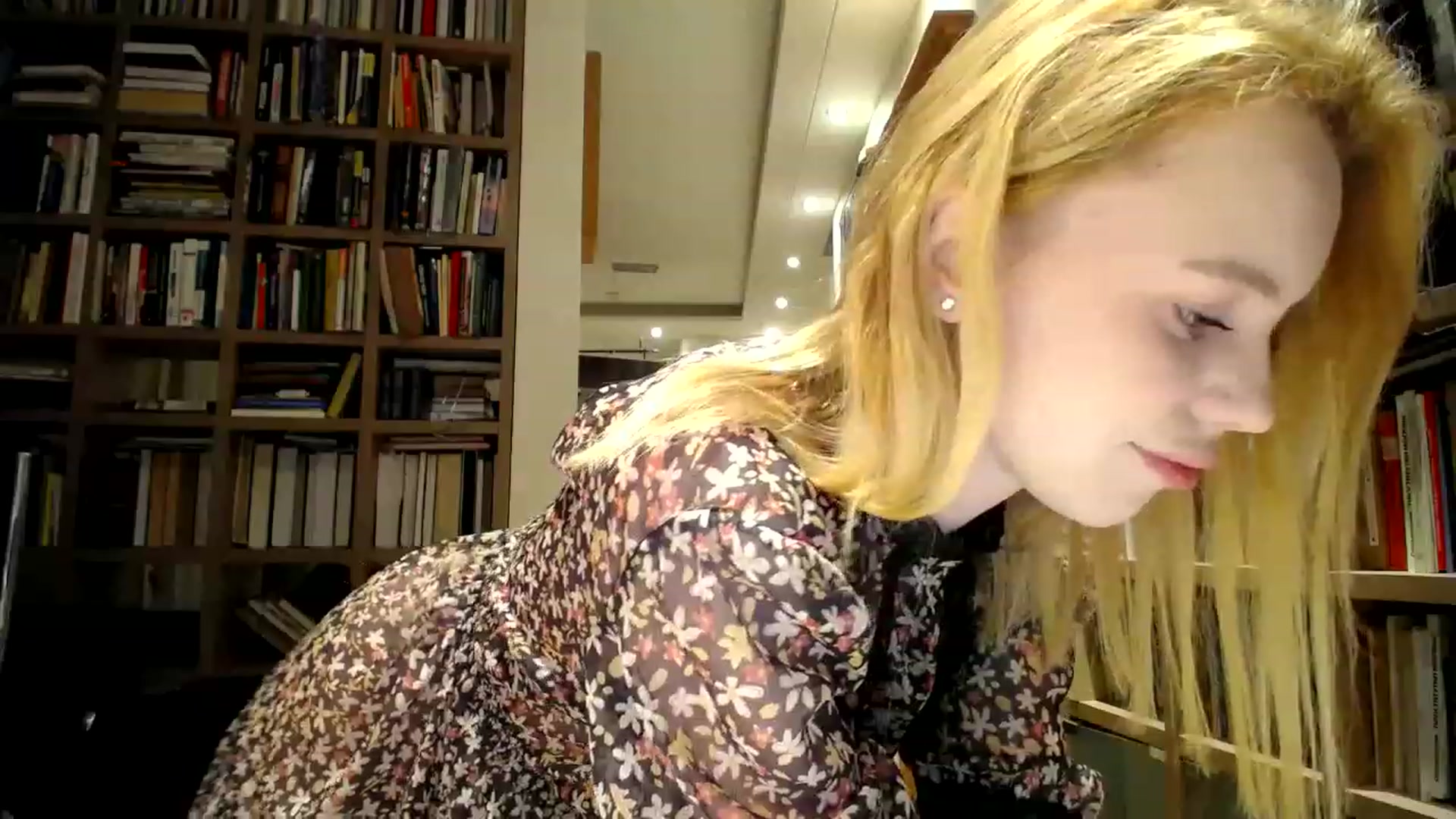 Gallery image thumbnail from Alena29's myfreecams stream on, 02/20/2023, 17:43 image 14 of 20