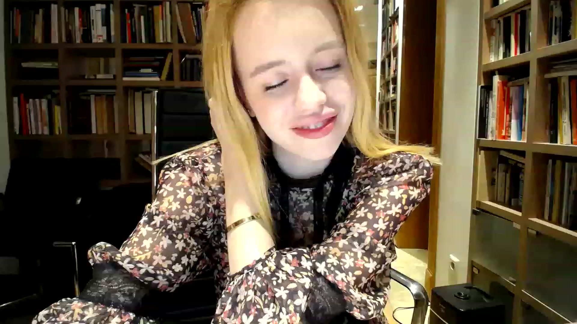 Gallery image thumbnail from Alena29's myfreecams stream on, 02/20/2023, 19:14 image 11 of 20