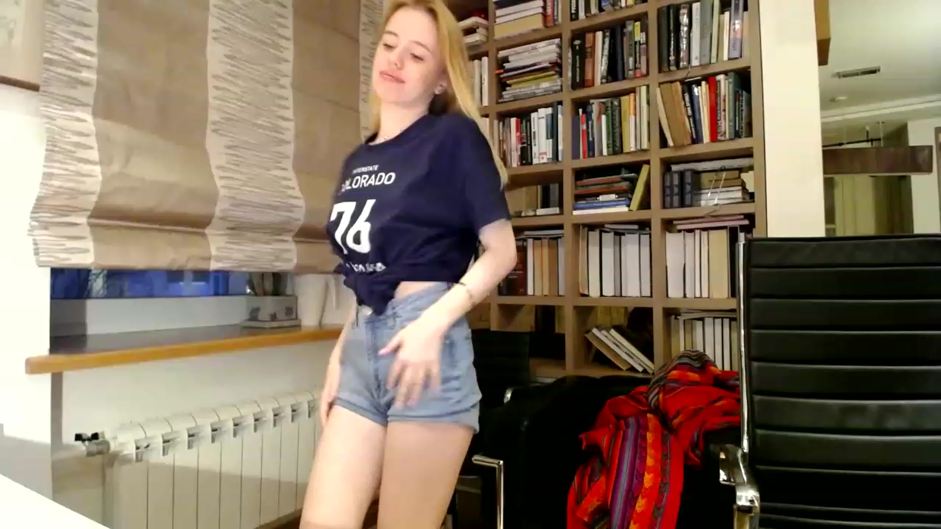 Gallery image thumbnail from Alena29's myfreecams stream on, 02/22/2023, 15:37 image 12 of 20