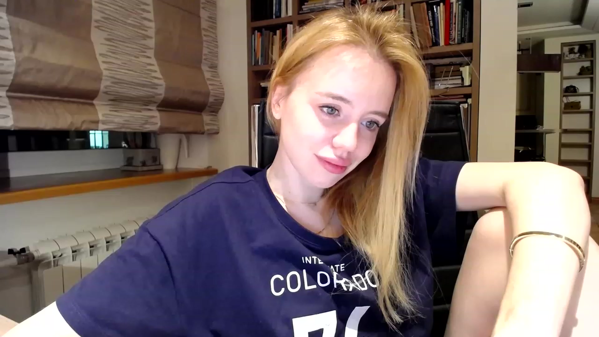 Gallery image thumbnail from Alena29's myfreecams stream on, 02/22/2023, 17:58 image 4 of 20