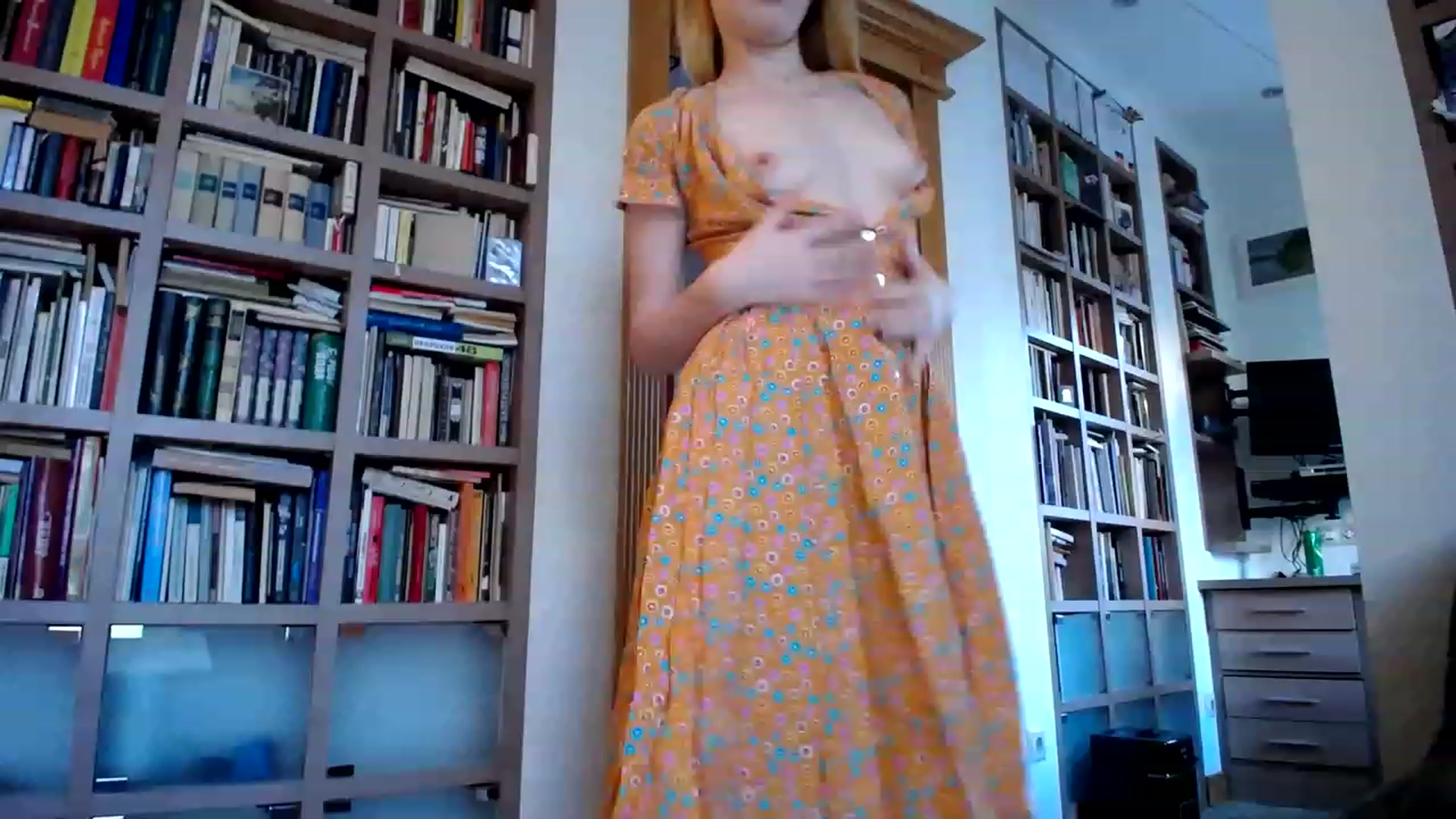 Gallery image thumbnail from Alena29's myfreecams stream on, 02/23/2023, 15:04 image 4 of 20