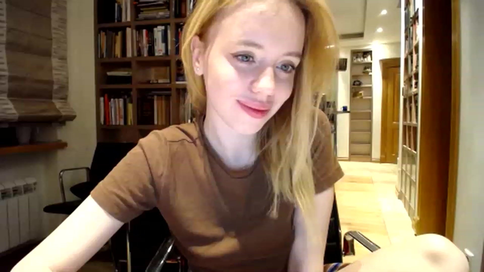 Gallery image thumbnail from Alena29's myfreecams stream on, 02/24/2023, 24:24 image 3 of 20