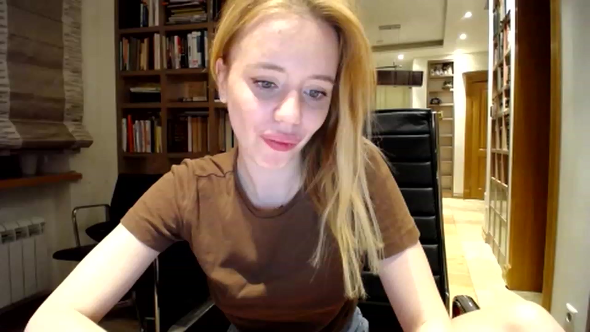 Gallery image thumbnail from Alena29's myfreecams stream on, 02/24/2023, 24:24 image 2 of 20