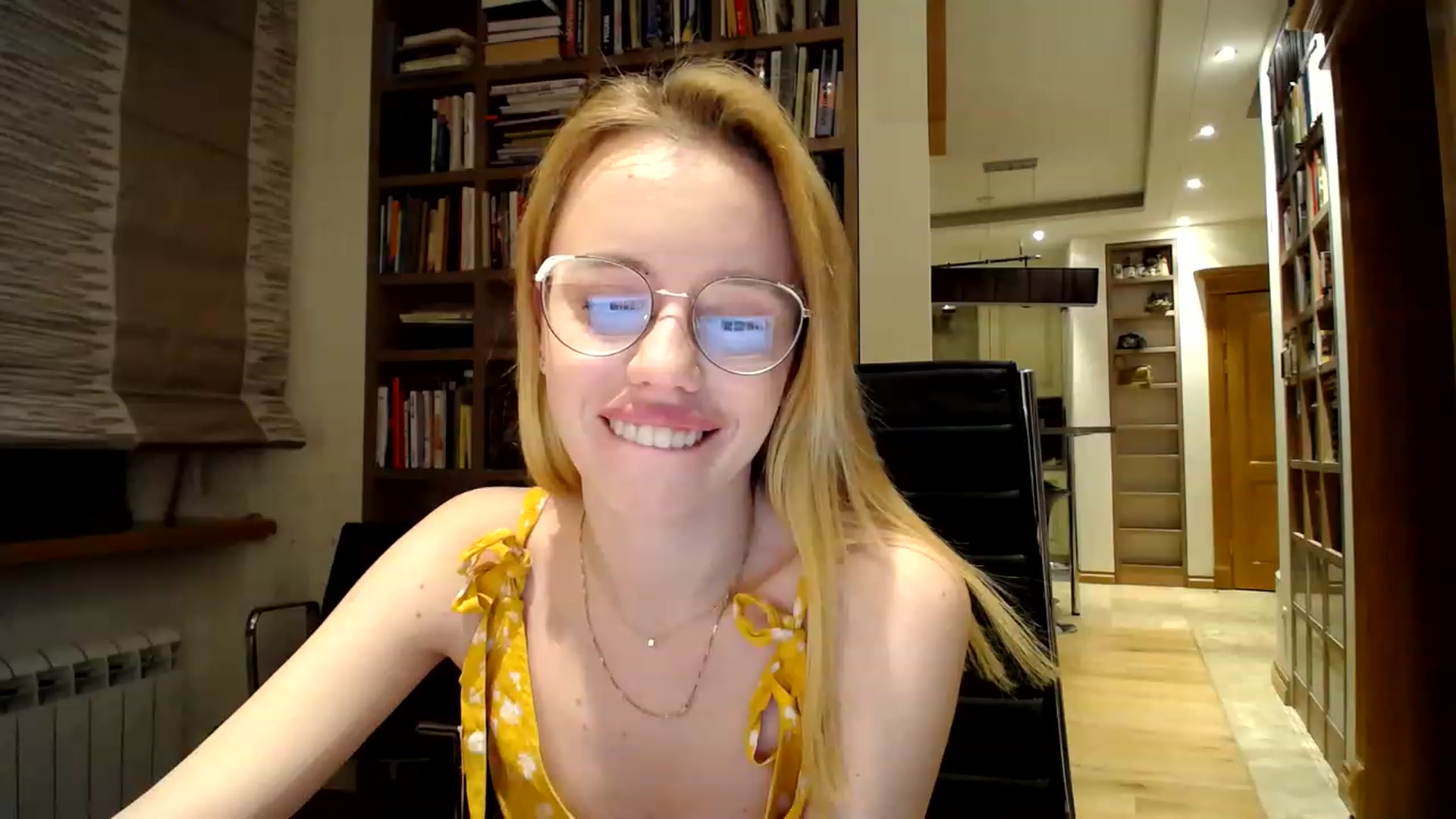 Gallery image thumbnail from Alena29's myfreecams stream on, 03/02/2023, 01:21 image 5 of 20