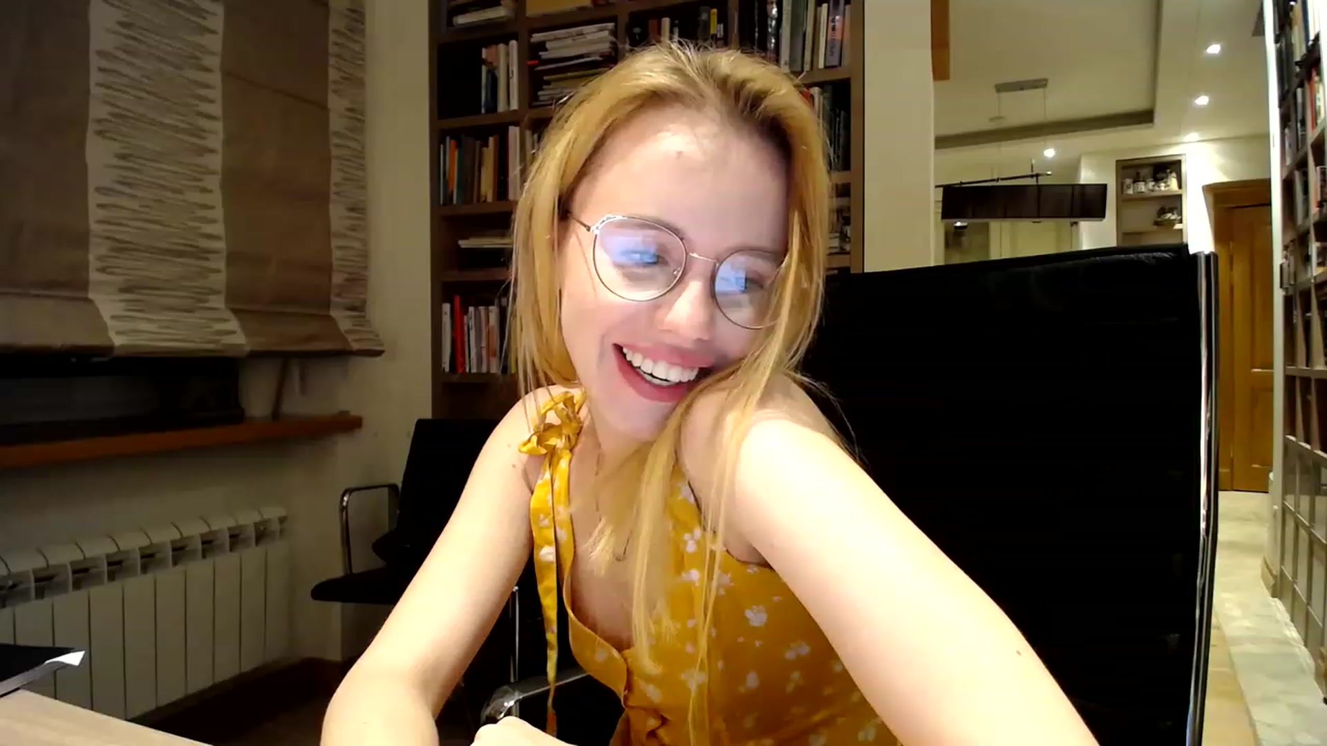 Gallery image thumbnail from Alena29's myfreecams stream on, 03/02/2023, 01:21 image 14 of 20
