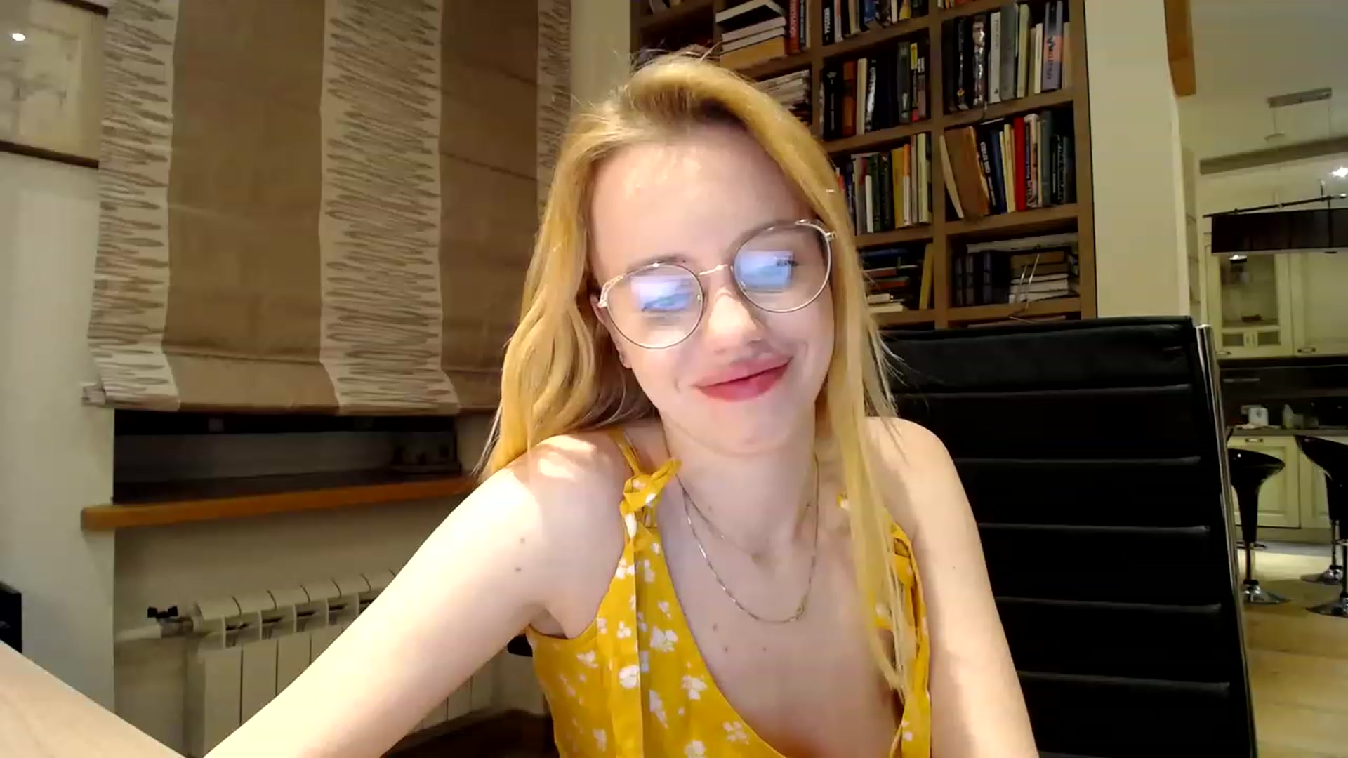 Gallery image thumbnail from Alena29's myfreecams stream on, 03/02/2023, 01:21 image 6 of 20