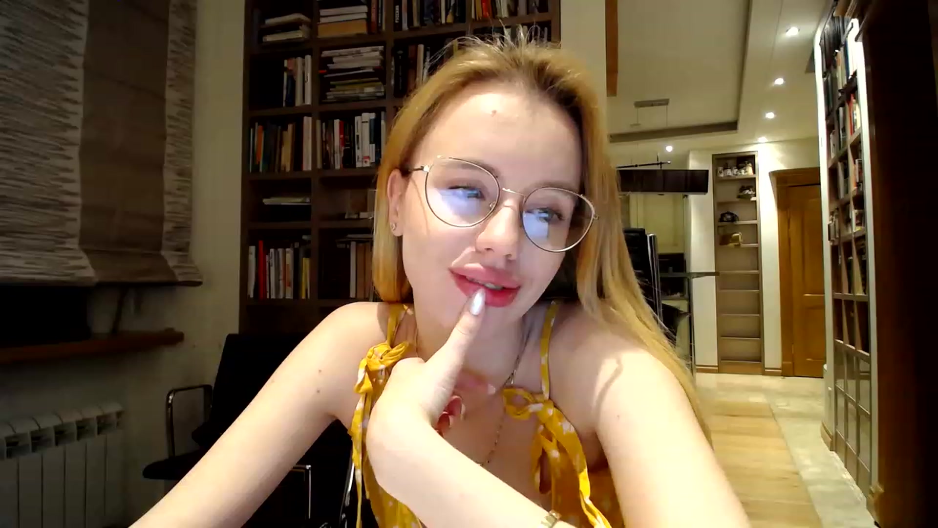 Gallery image thumbnail from Alena29's myfreecams stream on, 03/02/2023, 01:21 image 10 of 20
