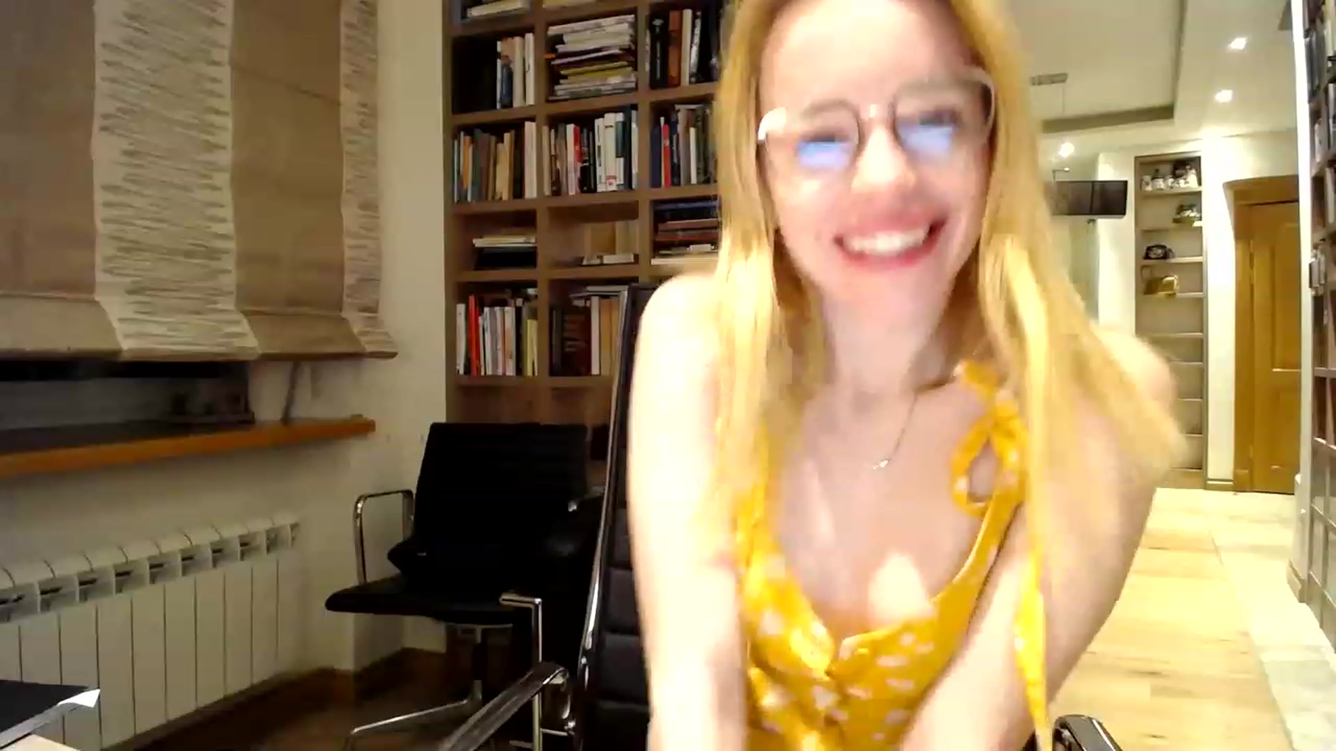 Gallery image thumbnail from Alena29's myfreecams stream on, 03/02/2023, 01:21 image 11 of 20