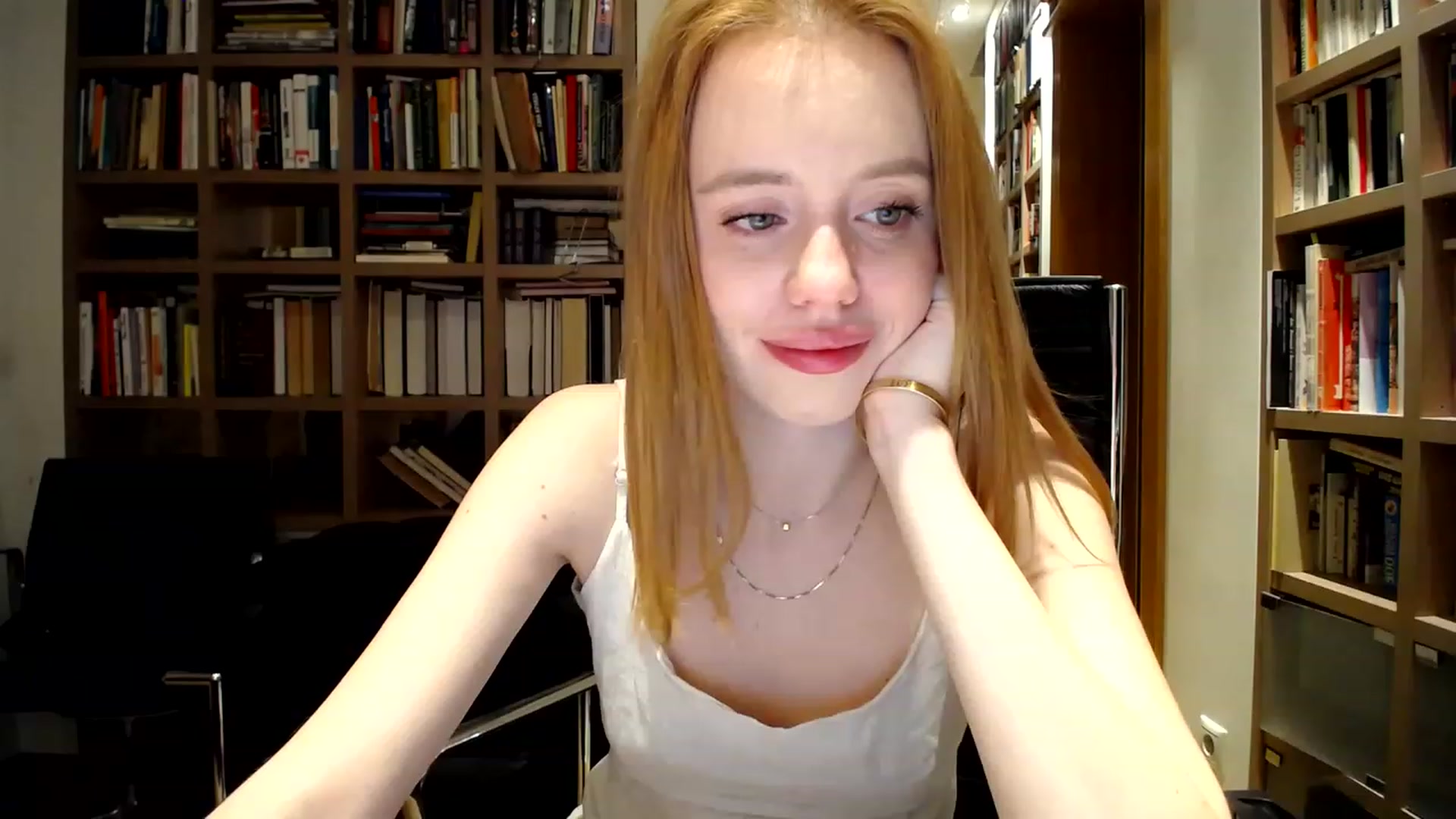 Gallery image thumbnail from Alena29's myfreecams stream on, 03/03/2023, 01:05 image 3 of 20