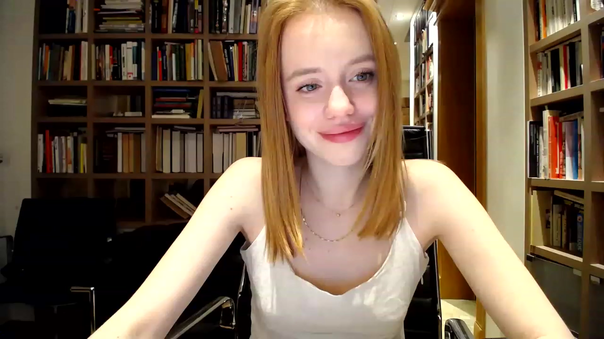 Gallery image thumbnail from Alena29's myfreecams stream on, 03/03/2023, 01:05 image 4 of 20