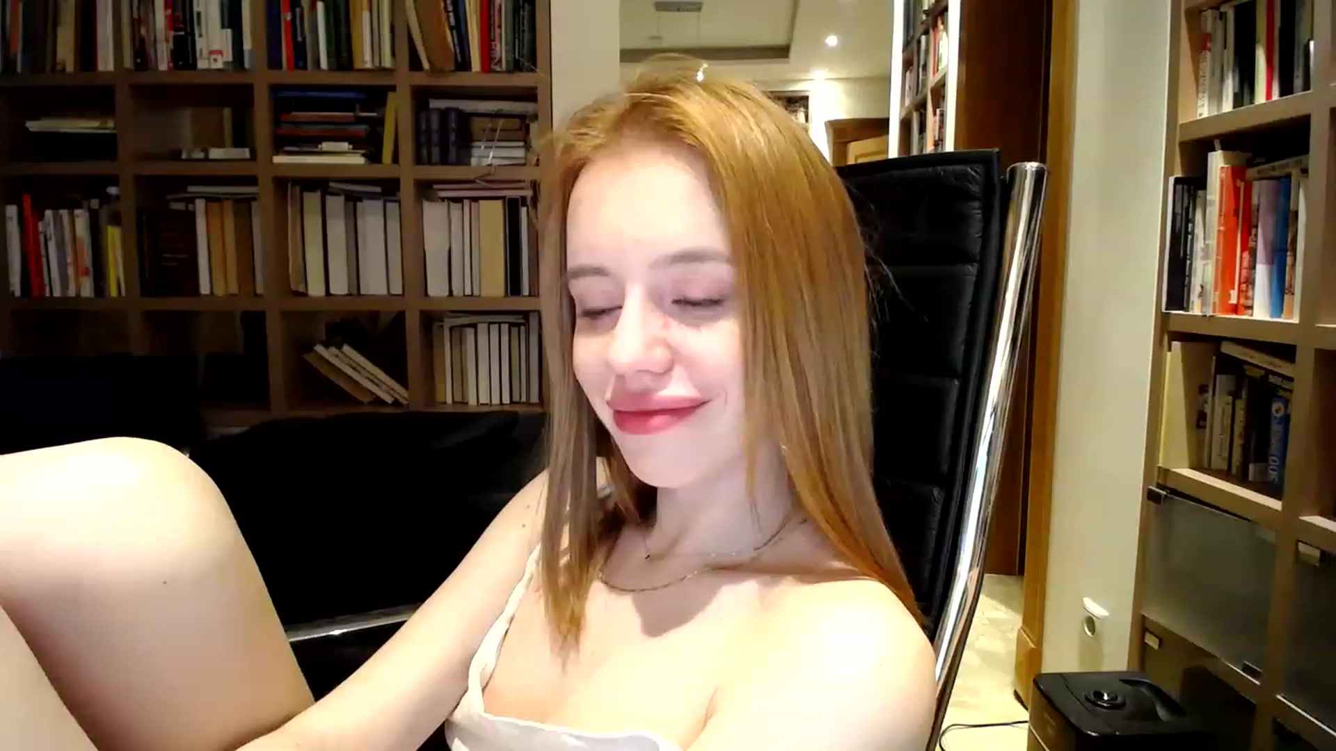 Gallery image thumbnail from Alena29's myfreecams stream on, 03/03/2023, 01:05 image 15 of 20