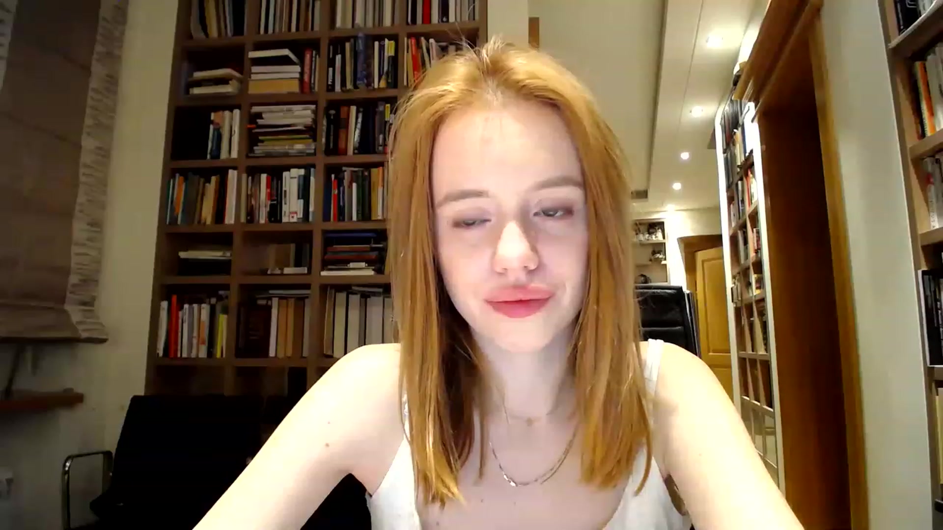 Gallery image thumbnail from Alena29's myfreecams stream on, 03/03/2023, 01:05 image 18 of 20