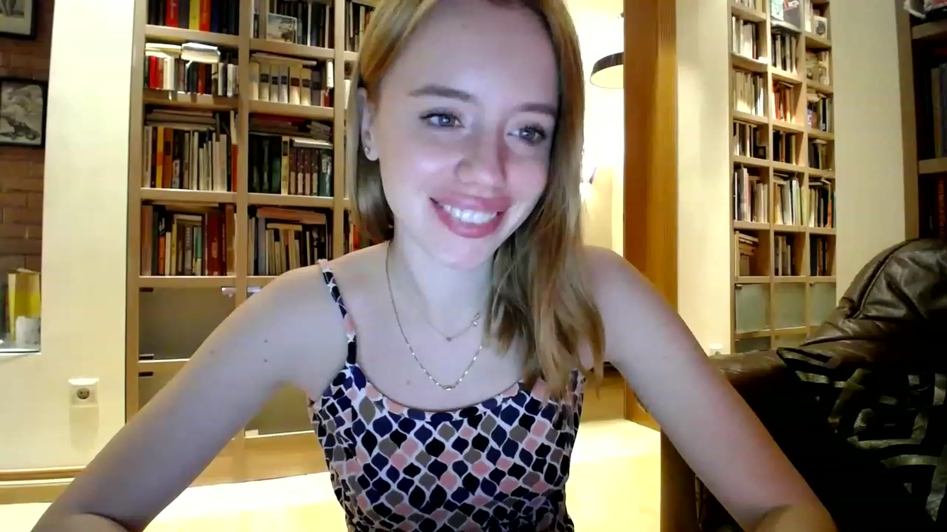 Gallery image thumbnail from Alena29's myfreecams stream on, 03/04/2023, 19:22 image 13 of 20