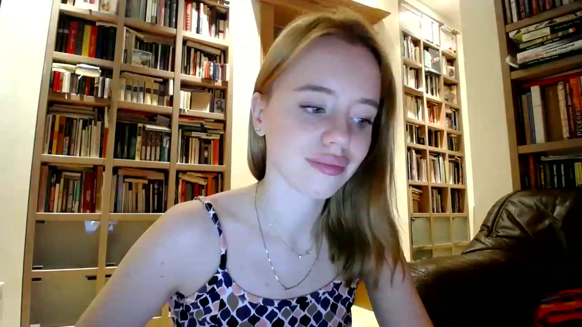 Gallery image thumbnail from Alena29's myfreecams stream on, 03/04/2023, 19:22 image 17 of 20