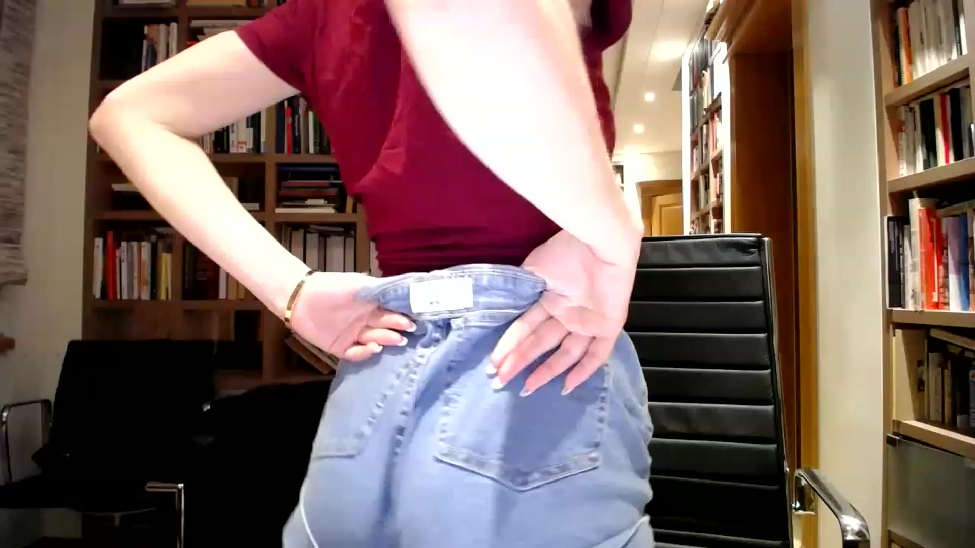 Gallery image thumbnail from Alena29's myfreecams stream on, 03/04/2023, 20:10 image 9 of 20