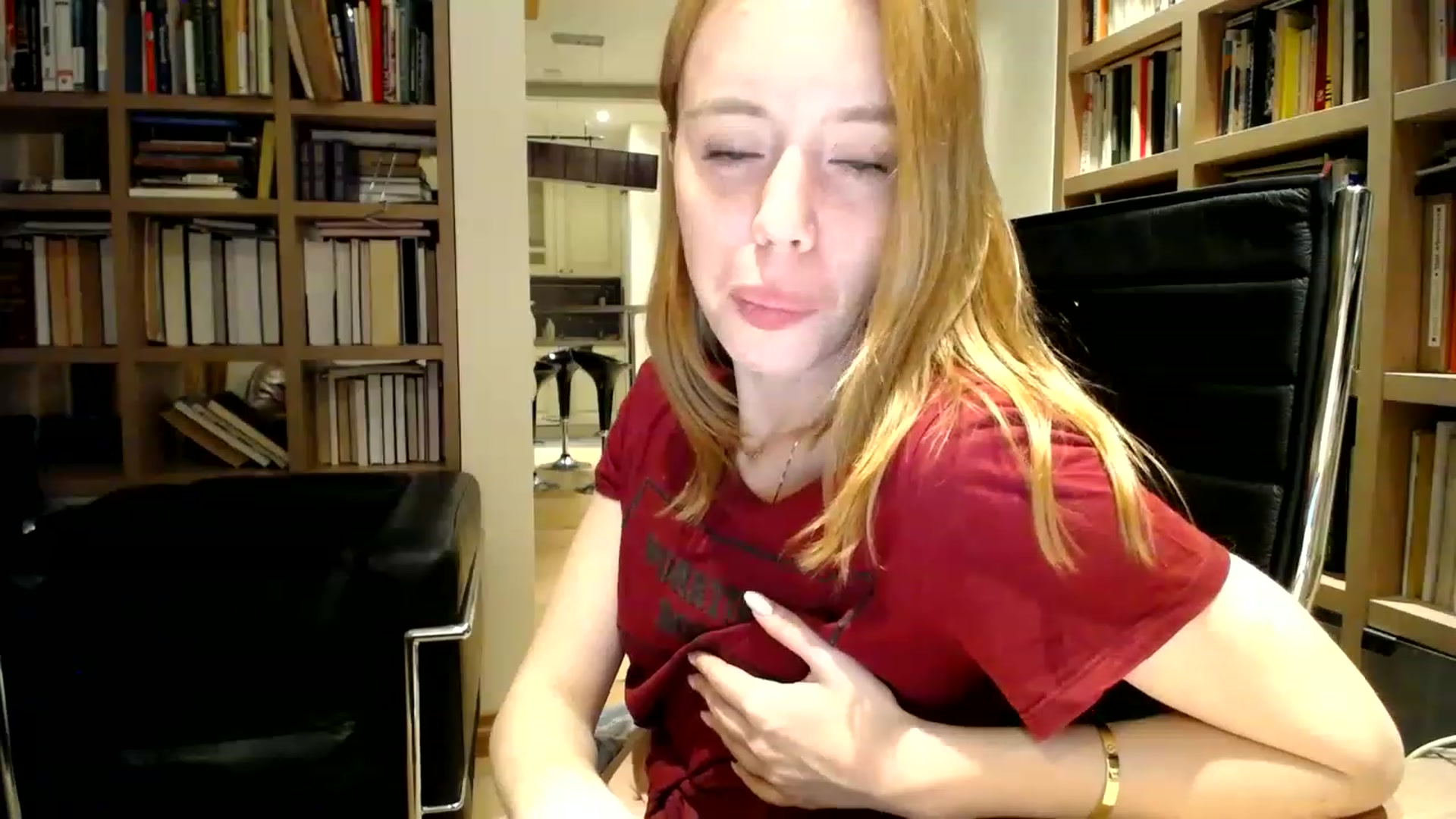 Gallery image thumbnail from Alena29's myfreecams stream on, 03/04/2023, 20:10 image 19 of 20