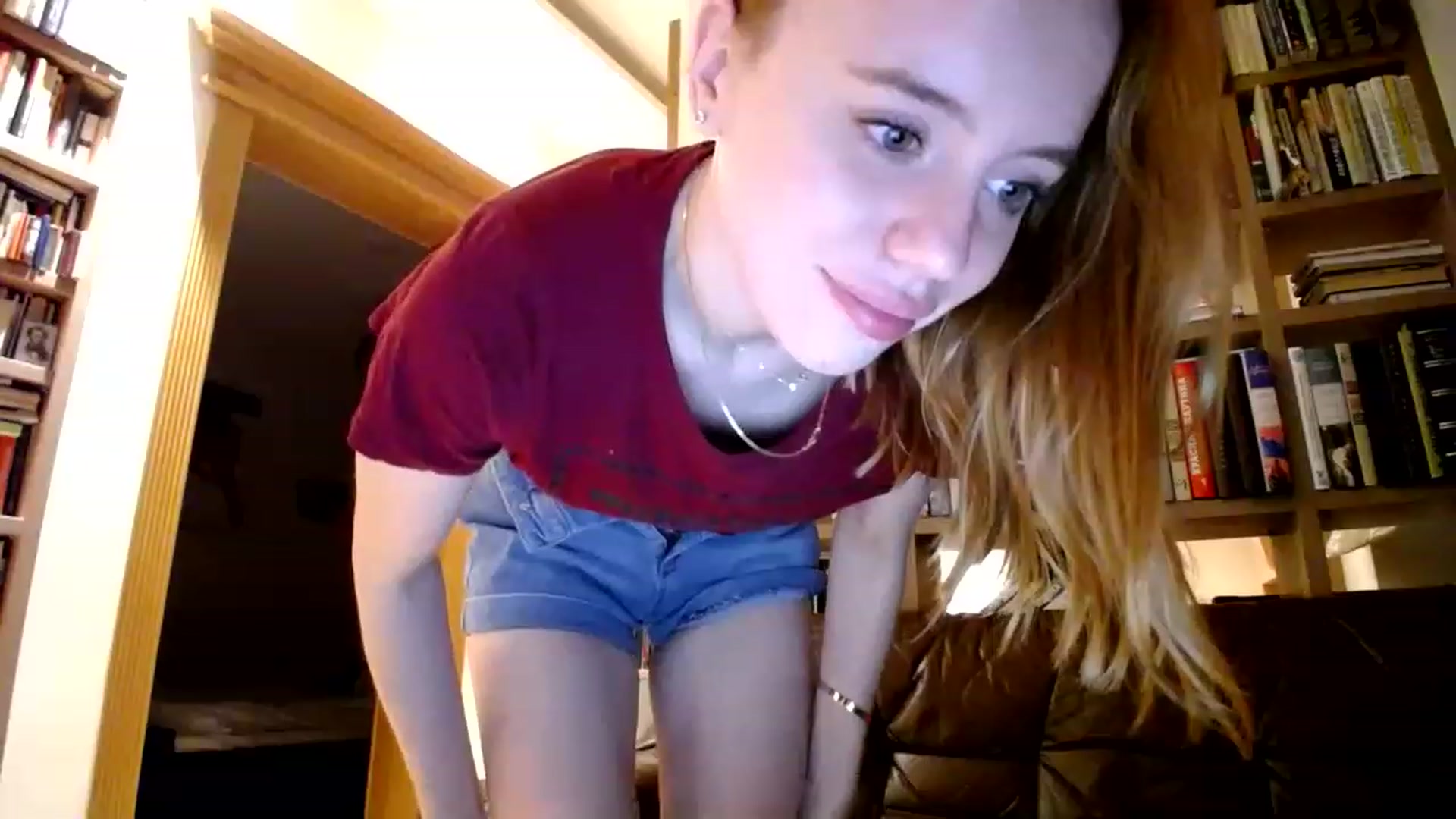 Gallery image thumbnail from Alena29's myfreecams stream on, 03/04/2023, 20:10 image 7 of 20